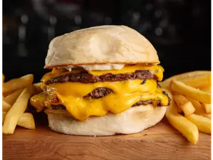 chesse burguer de 23 burguer beer nueva cba