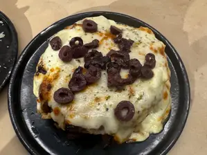 Cuatro Quesos Cordobeses de Barro Pizza