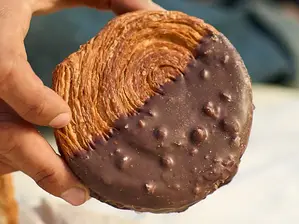 Cromboloni relleno de nutella de Borri's Panaderia Artesanal