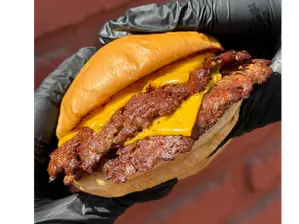 Doble cheeseburger de Bulldog Burgers San Martin