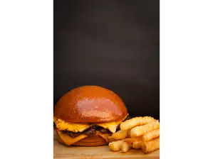 Cheese simple con papas de Burgermonts