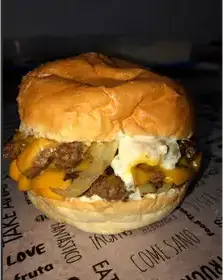 Producto de Roka Burger casa de sabores