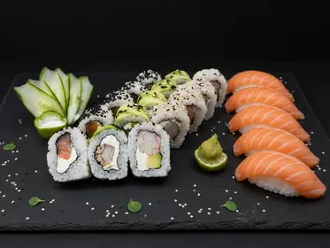 Producto de Rollsticio Sushi & Poke