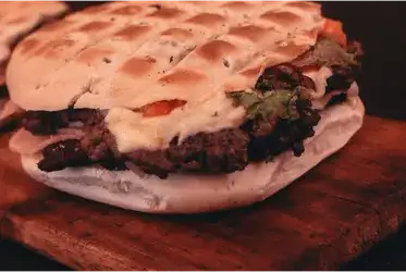 Producto de Una Mordidita Patio de Comidas