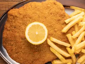 MILANESA COMÚN de Cantina club colon