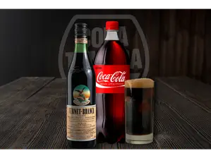 FERNET 750ML + COCA COLA 2.5lt de Copa Tomada