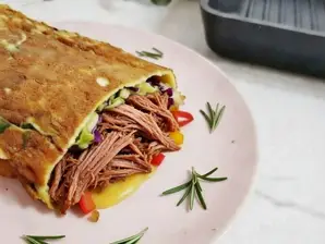 2. Wrap de repollo bicolor relleno de vegetales con cerdo/pollo. de Córdoba Nutrición Viandas Saludables