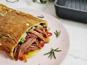 2. Wrap de repollo bicolor relleno de vegetales con cerdo/pollo. de Córdoba Nutrición Viandas Saludables
