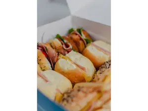Surtido de sándwiches de desayunos_pandora
