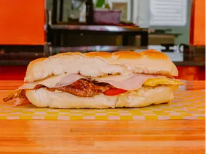 Completo de Domi´s fast food