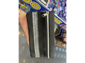 CARTUCHERA CON TACHAS de DONKI SHOP