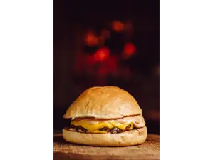 BURGER ''LA CLÁSICA'' de DOS FUEGOS