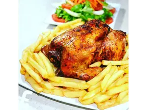 Pollo + Papas medianas (4 pers) de La Burguesa y Duo Pollos