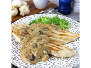 Lunes: Pollo a la pizza con puré de papa de El Cucharón