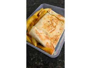 SIN TACC PECHUGA DE POLLO AL HORNO CON VERDURAS Y CREMA DE COLES DE BRUSELA de El Lunch Ejecutivo