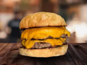 MILA CLASSIC (Pollo) de EL TABLÓN | Hamburguesería artesanal de Ezeiza