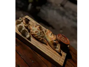 Tabla de Fritos Comen 2 Pican 3 de El Triángulo