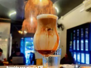 ICED CARAMEL LATTE de EPICO by Cocoa