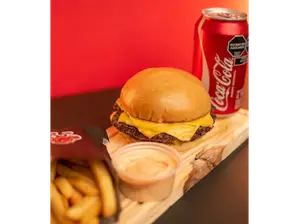 COMBO CHEESE BURGER DOBLE de FRAGUAS BURGER