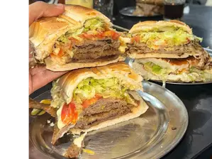 LOMO DE BARRIO (Incluye papas McCain) de Hamburgueseriadebarrio