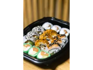 Combinado Docta 15 piezas de Hashimi Sushi & Fusión