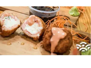 Crispies de Salmón con salsa de Hõseki Sushi