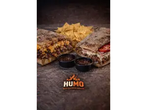 2 BRASEADOS+NACHOS+ 2 SALSAS de HUMO
