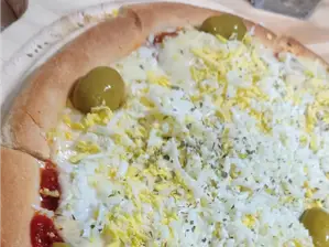Muzzarela con huevo de INFINITO RESTO BAR