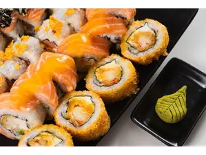 salmon y langostino de Kanji Sushi Club