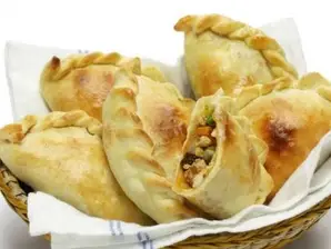 Empanada de Salmón de Klatue Brewing co