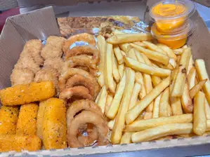 BOX PICADA de La Curiosa Burger