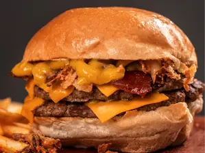 DAЯK Doble de La Jav Burger