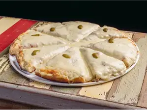 Pizza doble muzzarella de La Nona de Pichincha