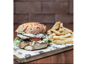 Promo 2 hamburguesas con papas de LA TRANQUERA