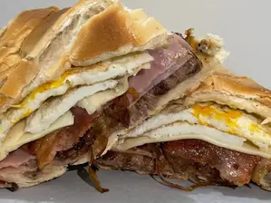LOMITO LA JEFA de LA JEFA BURGERS