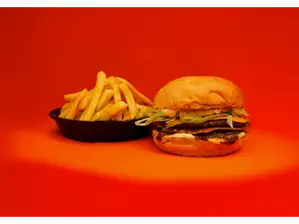 Burger CRIOLLA + Papas Fritas de Lomitos 2x1 Jesús María