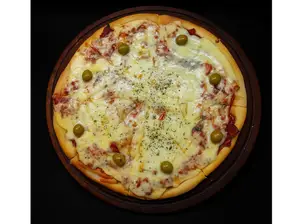 PIZZA Y 4 EMPANADAS de Melina