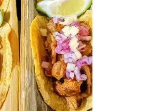 Flautas de pollo de Mí Cantón