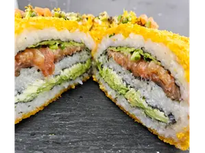 Burger de Salmon de Mia Sushi Capilla