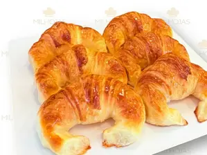 MEDIALUNA DULCE UNIDAD de Mil Hojas Bakery - COLINAS