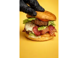 La emperatriz de Mistica Burger