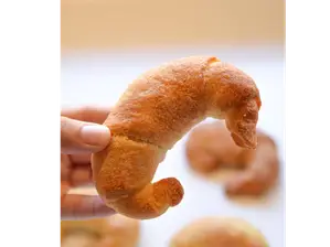 MEDIALUNAS de mummibakeryy
