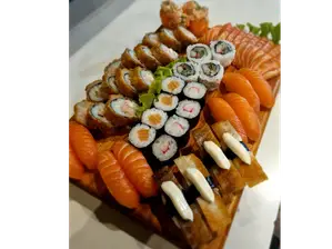 Natsu 48 piezas de nakapoke sushi