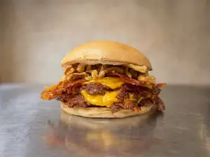 ARMA TU BURGA de Nashvilleburger