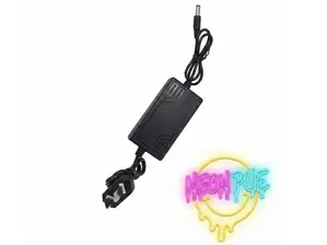 🧹 BRUJA VOLADORA de NEONPUE - Cartelería NEON LED