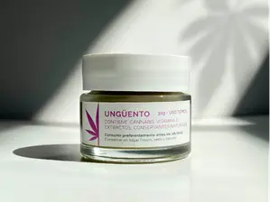 Ungüento con cannabis, vitamine E y extractos naturales 30g de Nodo Movida Ciudad