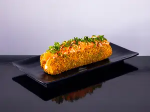 Uramaki caprese de Nori oriental