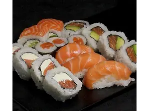 Todo Salmón de Obasansushi