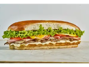 Lomito PANINO Grande + Papas Fritas de Panino Paseo del Sol