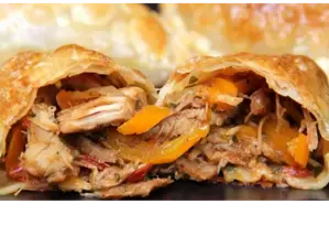Empanada de pollo de Parrilla el luchador